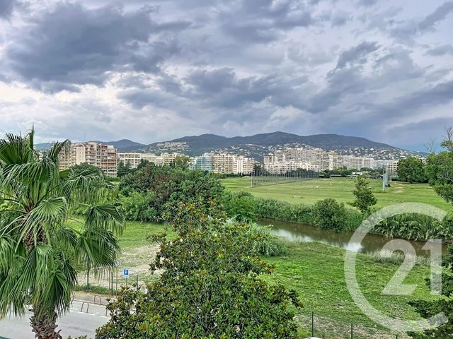 Appartement T2 &agrave; louer - 2 pi&egrave;ces - 43,92 m2 - Mandelieu La Napoule - 06 - PROVENCE-ALPES-COTE-D-AZUR