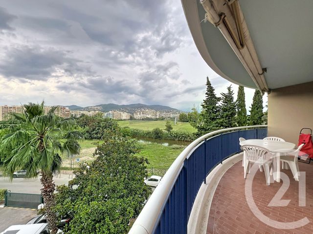 Appartement T2 &agrave; louer - 2 pi&egrave;ces - 43,92 m2 - Mandelieu La Napoule - 06 - PROVENCE-ALPES-COTE-D-AZUR