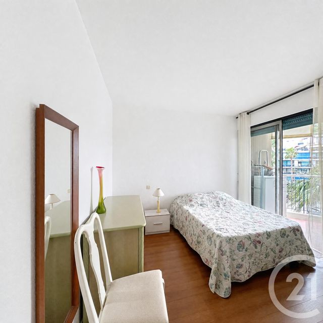 Appartement T2 &agrave; louer - 2 pi&egrave;ces - 43,92 m2 - Mandelieu La Napoule - 06 - PROVENCE-ALPES-COTE-D-AZUR