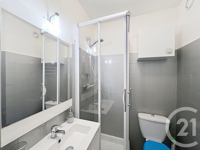 Appartement T1 à louer - 1 pièce - 24,64 m2 - Mandelieu La Napoule - 06 - PROVENCE-ALPES-COTE-D-AZUR