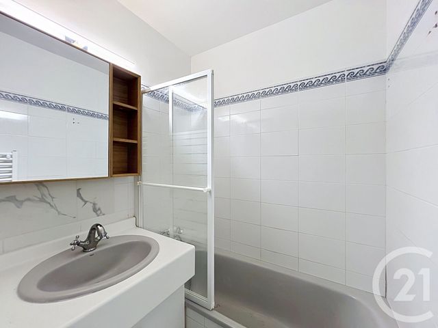 Appartement F2 &agrave; louer - 2 pi&egrave;ces - 31,52 m2 - Theoule Sur Mer - 06 - PROVENCE-ALPES-COTE-D-AZUR