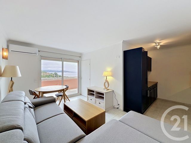Appartement F2 &agrave; louer - 2 pi&egrave;ces - 31,52 m2 - Theoule Sur Mer - 06 - PROVENCE-ALPES-COTE-D-AZUR