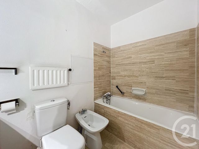 Appartement T2 à louer - 3 pièces - 79,10 m2 - Mandelieu La Napoule - 06 - PROVENCE-ALPES-COTE-D-AZUR