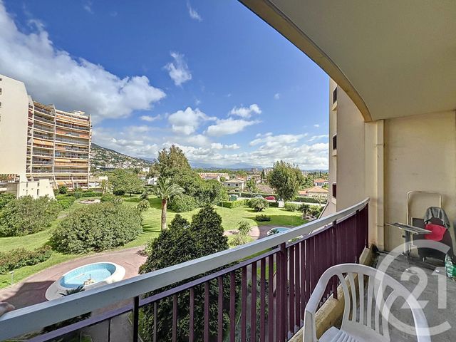 Appartement T2 à louer - 3 pièces - 79,10 m2 - Mandelieu La Napoule - 06 - PROVENCE-ALPES-COTE-D-AZUR