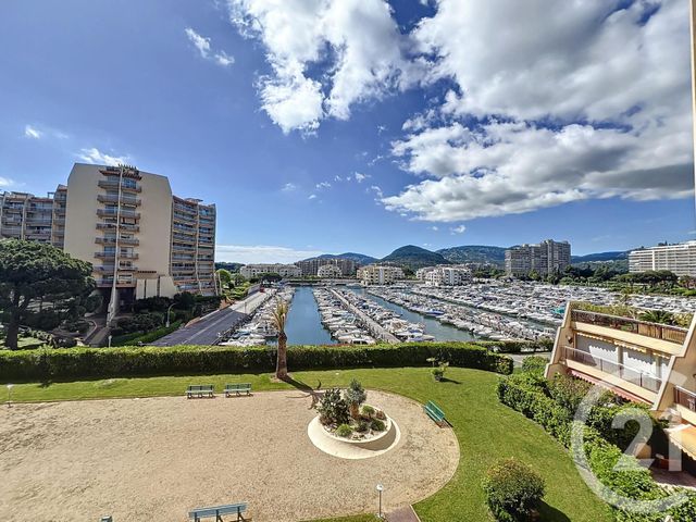 Appartement T2 à louer - 3 pièces - 79,10 m2 - Mandelieu La Napoule - 06 - PROVENCE-ALPES-COTE-D-AZUR