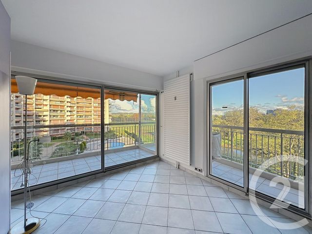 Appartement T2 à louer - 2 pièces - 32,39 m2 - Mandelieu La Napoule - 06 - PROVENCE-ALPES-COTE-D-AZUR