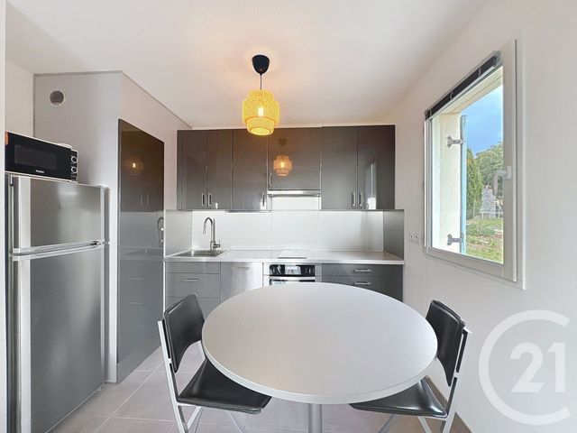 Appartement T2 &agrave; louer - 2 pi&egrave;ces - 42,30 m2 - Tanneron - 83 - PROVENCE-ALPES-COTE-D-AZUR