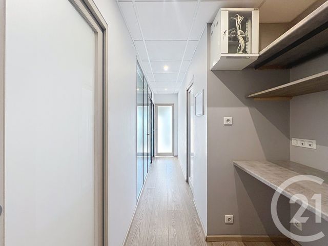 Appartement Local &agrave; louer - 4 pi&egrave;ces - 52,42 m2 - Mandelieu La Napoule - 06 - PROVENCE-ALPES-COTE-D-AZUR