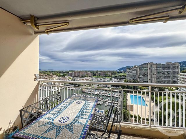 Appartement F3 &agrave; louer - 3 pi&egrave;ces - 56,31 m2 - Mandelieu La Napoule - 06 - PROVENCE-ALPES-COTE-D-AZUR