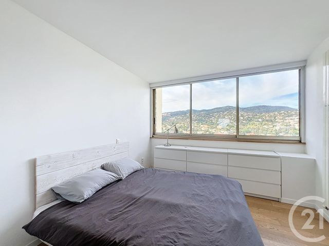 Appartement F3 &agrave; louer - 3 pi&egrave;ces - 56,31 m2 - Mandelieu La Napoule - 06 - PROVENCE-ALPES-COTE-D-AZUR