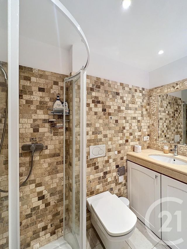 Appartement F3 &agrave; louer - 3 pi&egrave;ces - 56,31 m2 - Mandelieu La Napoule - 06 - PROVENCE-ALPES-COTE-D-AZUR