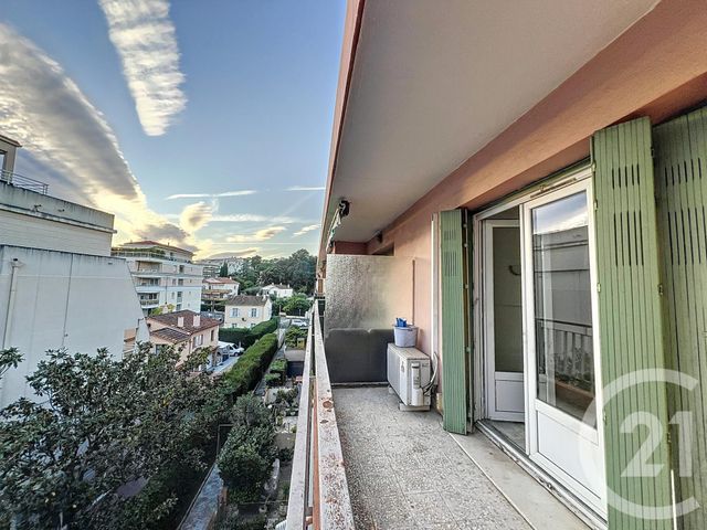 Appartement F3 &agrave; louer - 3 pi&egrave;ces - 66,26 m2 - Mandelieu La Napoule - 06 - PROVENCE-ALPES-COTE-D-AZUR