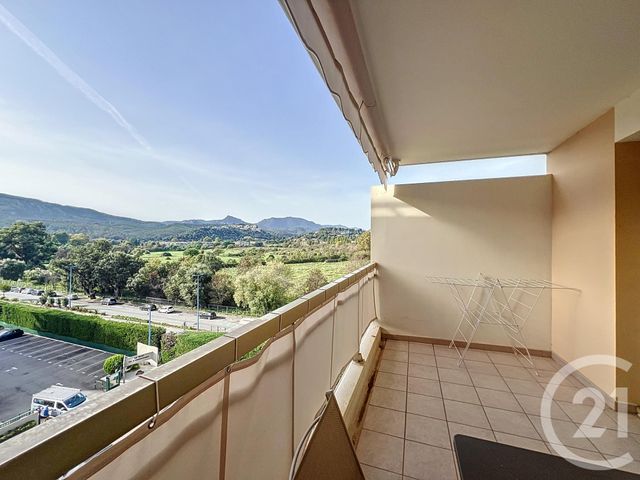 Appartement Studio &agrave; louer - 1 pi&egrave;ce - 29,48 m2 - Mandelieu La Napoule - 06 - PROVENCE-ALPES-COTE-D-AZUR
