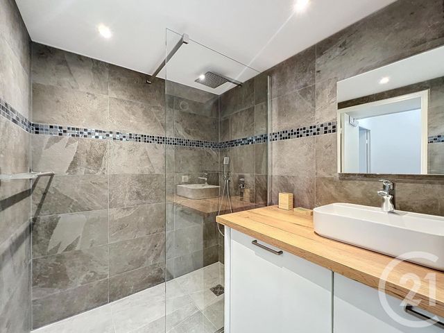 Appartement Studio &agrave; louer - 1 pi&egrave;ce - 29,48 m2 - Mandelieu La Napoule - 06 - PROVENCE-ALPES-COTE-D-AZUR