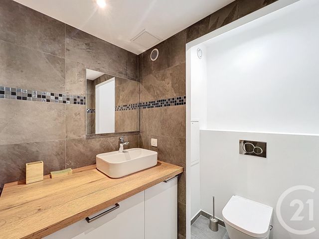 Appartement Studio &agrave; louer - 1 pi&egrave;ce - 29,48 m2 - Mandelieu La Napoule - 06 - PROVENCE-ALPES-COTE-D-AZUR