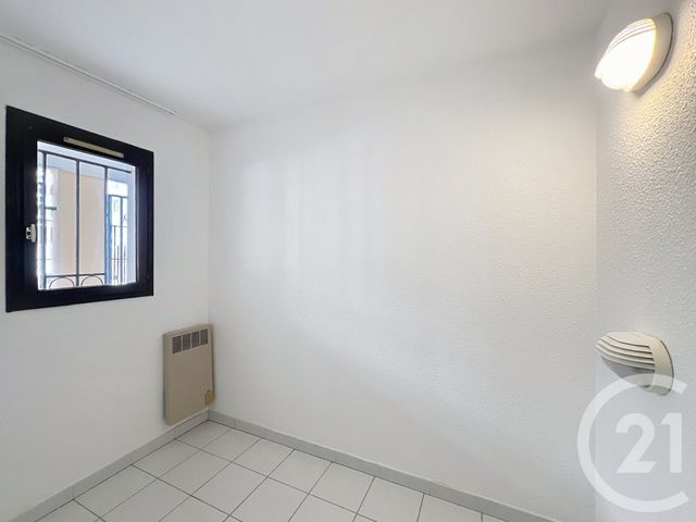 Appartement T3 &agrave; louer - 2 pi&egrave;ces - 33,59 m2 - Cannes La Bocca - 06 - PROVENCE-ALPES-COTE-D-AZUR