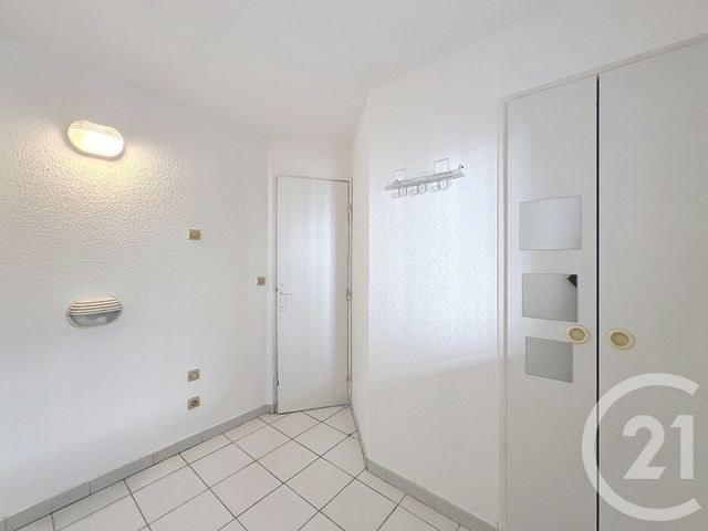 Appartement T3 &agrave; louer - 2 pi&egrave;ces - 33,59 m2 - Cannes La Bocca - 06 - PROVENCE-ALPES-COTE-D-AZUR