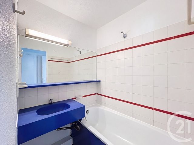 Appartement T3 &agrave; louer - 2 pi&egrave;ces - 33,59 m2 - Cannes La Bocca - 06 - PROVENCE-ALPES-COTE-D-AZUR