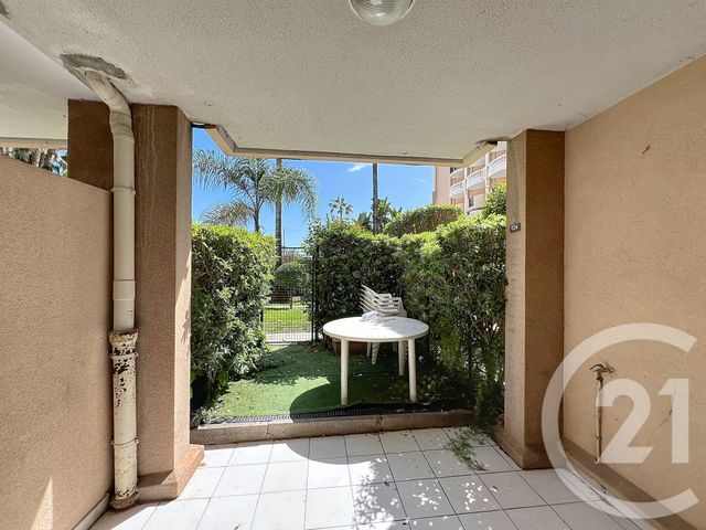 Appartement T3 &agrave; louer - 2 pi&egrave;ces - 33,59 m2 - Cannes La Bocca - 06 - PROVENCE-ALPES-COTE-D-AZUR