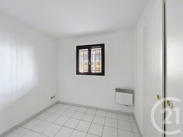 Appartement T3 &agrave; louer - 2 pi&egrave;ces - 33,59 m2 - Cannes La Bocca - 06 - PROVENCE-ALPES-COTE-D-AZUR