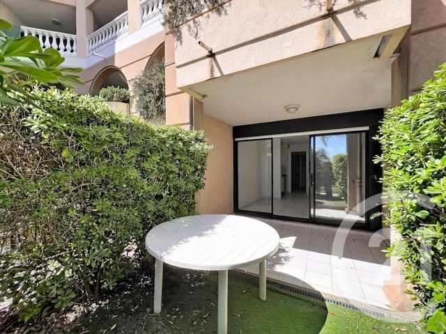 Appartement T3 &agrave; louer - 2 pi&egrave;ces - 33,59 m2 - Cannes La Bocca - 06 - PROVENCE-ALPES-COTE-D-AZUR