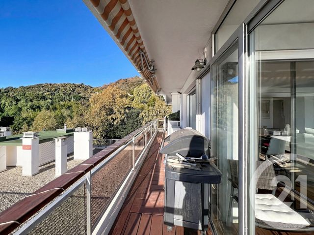 Appartement F5 &agrave; louer - 5 pi&egrave;ces - 107,46 m2 - Vallauris - 06 - PROVENCE-ALPES-COTE-D-AZUR