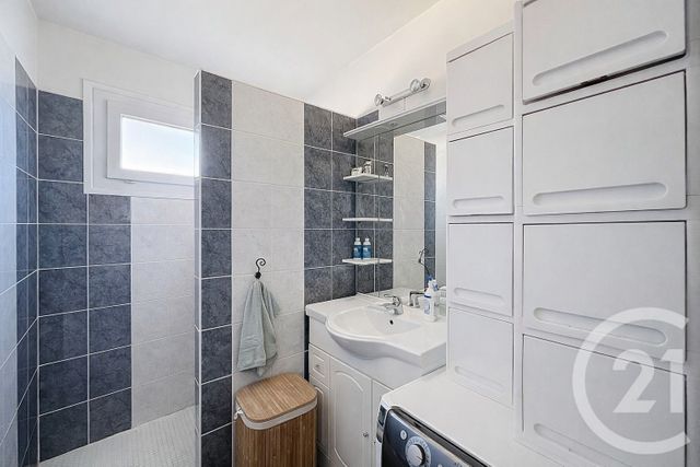 Appartement F2 &agrave; louer - 2 pi&egrave;ces - 46,47 m2 - Mandelieu La Napoule - 06 - PROVENCE-ALPES-COTE-D-AZUR