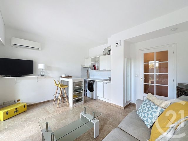 Appartement Studio &agrave; louer - 1 pi&egrave;ce - 21,85 m2 - Mandelieu La Napoule - 06 - PROVENCE-ALPES-COTE-D-AZUR