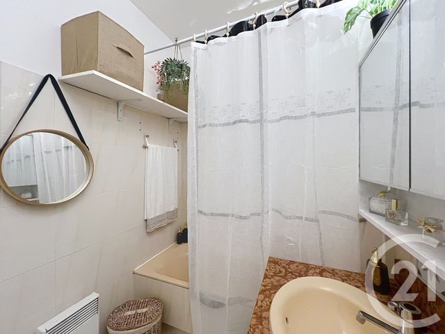 Appartement Studio &agrave; louer - 1 pi&egrave;ce - 21,85 m2 - Mandelieu La Napoule - 06 - PROVENCE-ALPES-COTE-D-AZUR