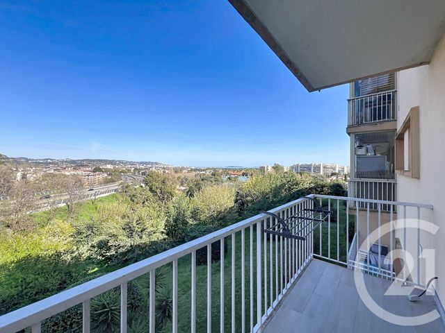 Appartement Studio &agrave; louer - 1 pi&egrave;ce - 29,23 m2 - Mandelieu La Napoule - 06 - PROVENCE-ALPES-COTE-D-AZUR