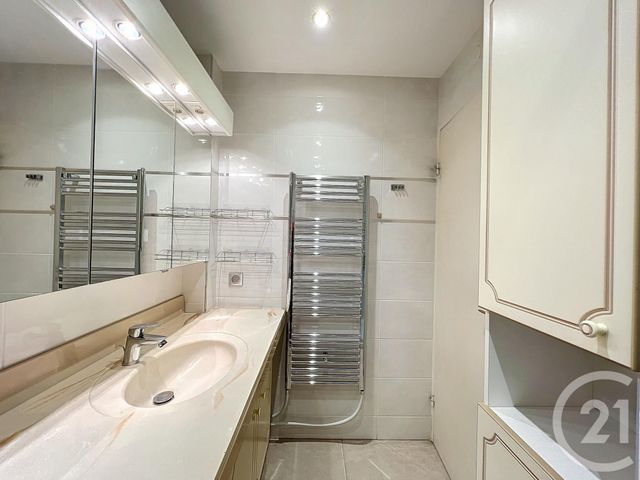 Appartement T2 &agrave; louer - 2 pi&egrave;ces - 49,66 m2 - Mandelieu La Napoule - 06 - PROVENCE-ALPES-COTE-D-AZUR