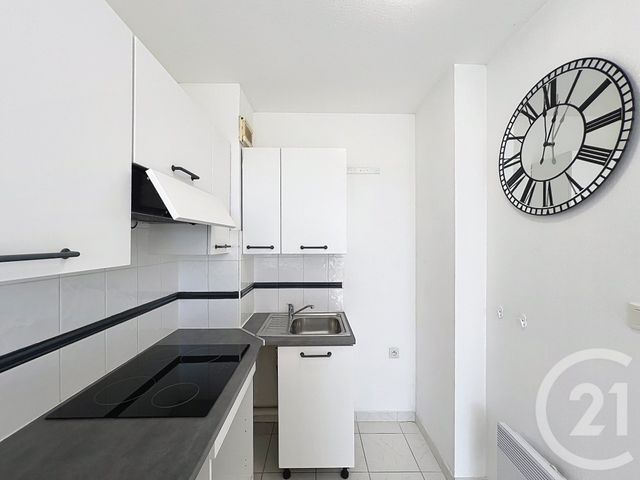 Appartement T2 &agrave; louer - 2 pi&egrave;ces - 38,67 m2 - Mandelieu La Napoule - 06 - PROVENCE-ALPES-COTE-D-AZUR