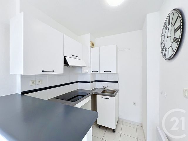 Appartement T2 &agrave; louer - 2 pi&egrave;ces - 38,67 m2 - Mandelieu La Napoule - 06 - PROVENCE-ALPES-COTE-D-AZUR