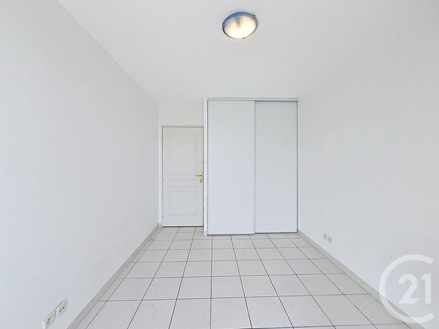 Appartement T2 &agrave; louer - 2 pi&egrave;ces - 38,67 m2 - Mandelieu La Napoule - 06 - PROVENCE-ALPES-COTE-D-AZUR
