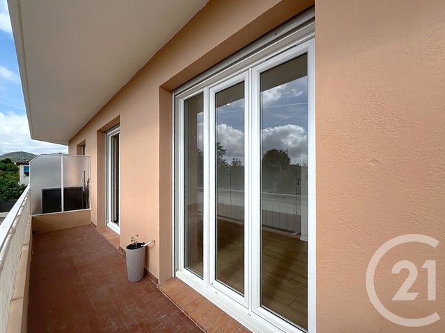 Appartement T1 &agrave; louer - 1 pi&egrave;ce - 28,53 m2 - Mandelieu La Napoule - 06 - PROVENCE-ALPES-COTE-D-AZUR