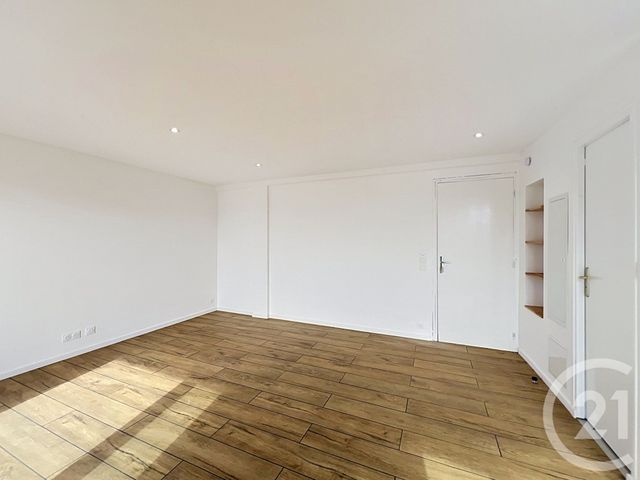 Appartement T1 &agrave; louer - 1 pi&egrave;ce - 28,53 m2 - Mandelieu La Napoule - 06 - PROVENCE-ALPES-COTE-D-AZUR