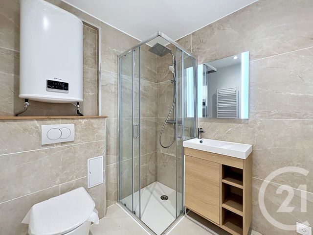 Appartement T1 &agrave; louer - 1 pi&egrave;ce - 28,53 m2 - Mandelieu La Napoule - 06 - PROVENCE-ALPES-COTE-D-AZUR