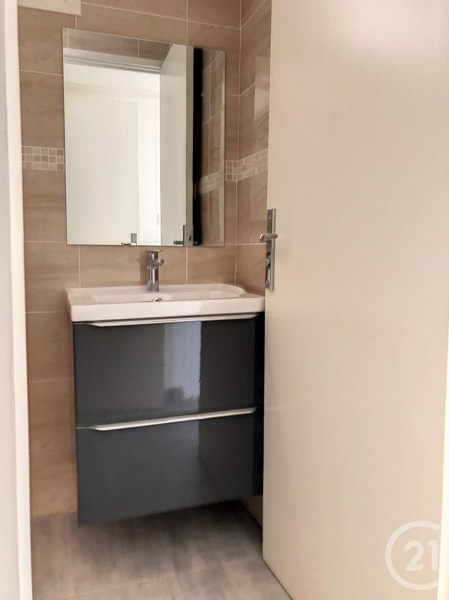 Appartement Studio &agrave; louer - 1 pi&egrave;ce - 18,62 m2 - Mandelieu La Napoule - 06 - PROVENCE-ALPES-COTE-D-AZUR
