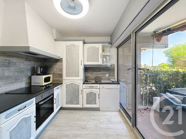 Appartement T2 &agrave; louer - 2 pi&egrave;ces - 44,41 m2 - Mandelieu La Napoule - 06 - PROVENCE-ALPES-COTE-D-AZUR