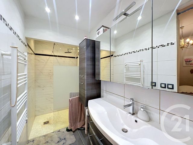 Appartement Studio &agrave; louer - 1 pi&egrave;ce - 48,25 m2 - Mandelieu La Napoule - 06 - PROVENCE-ALPES-COTE-D-AZUR