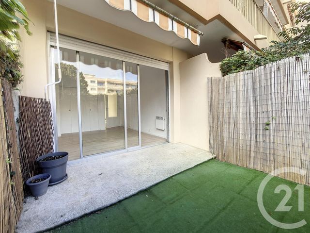 Appartement F2 &agrave; louer - 2 pi&egrave;ces - 40,01 m2 - Mandelieu La Napoule - 06 - PROVENCE-ALPES-COTE-D-AZUR