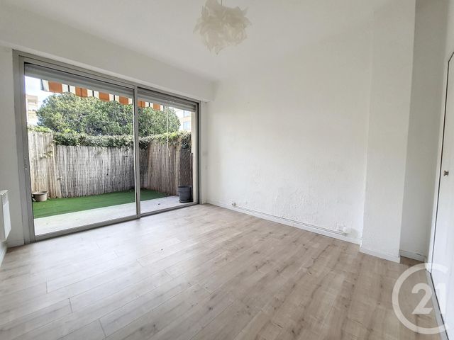 Appartement F2 &agrave; louer - 2 pi&egrave;ces - 40,01 m2 - Mandelieu La Napoule - 06 - PROVENCE-ALPES-COTE-D-AZUR