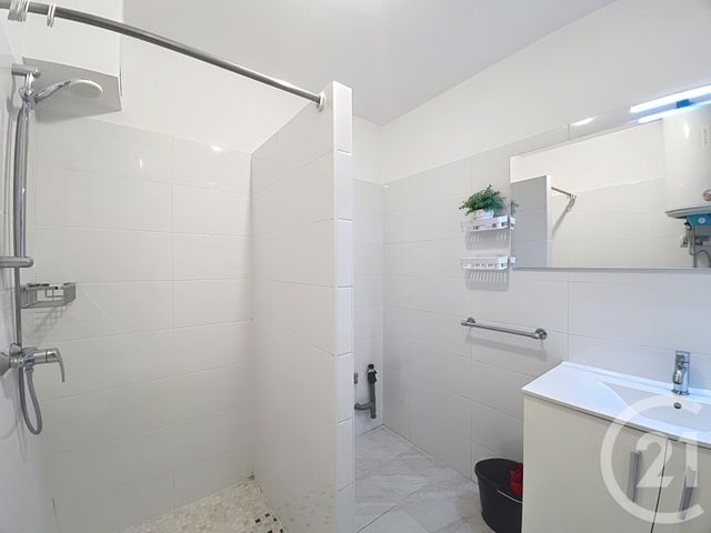 Appartement Studio &agrave; louer - 1 pi&egrave;ce - 33,11 m2 - Mandelieu La Napoule - 06 - PROVENCE-ALPES-COTE-D-AZUR