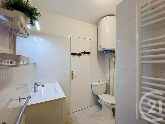 Appartement Studio &agrave; louer - 1 pi&egrave;ce - 33,11 m2 - Mandelieu La Napoule - 06 - PROVENCE-ALPES-COTE-D-AZUR