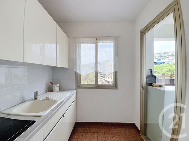 Appartement Studio &agrave; louer - 1 pi&egrave;ce - 33,11 m2 - Mandelieu La Napoule - 06 - PROVENCE-ALPES-COTE-D-AZUR