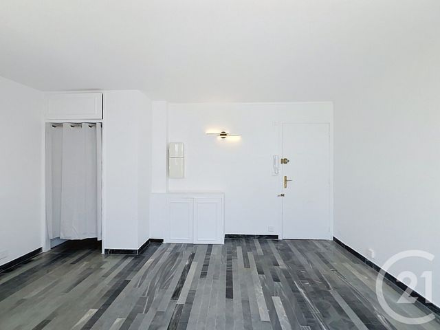 Appartement Studio &agrave; louer - 1 pi&egrave;ce - 21,42 m2 - Le Cannet - 06 - PROVENCE-ALPES-COTE-D-AZUR