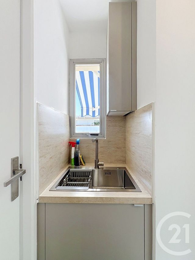 Appartement Studio &agrave; louer - 1 pi&egrave;ce - 21,42 m2 - Le Cannet - 06 - PROVENCE-ALPES-COTE-D-AZUR