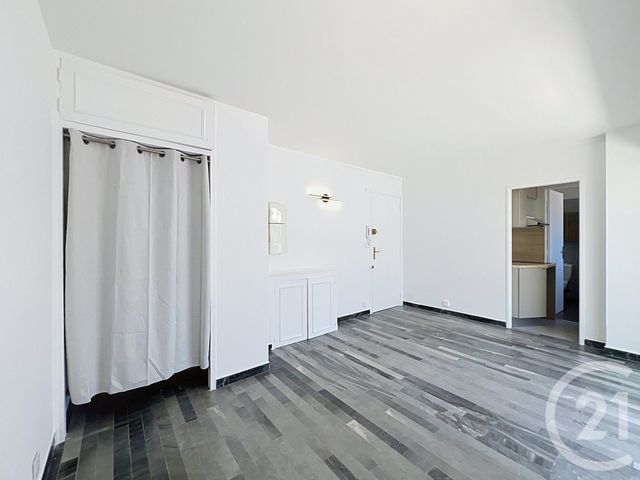Appartement Studio &agrave; louer - 1 pi&egrave;ce - 21,42 m2 - Le Cannet - 06 - PROVENCE-ALPES-COTE-D-AZUR