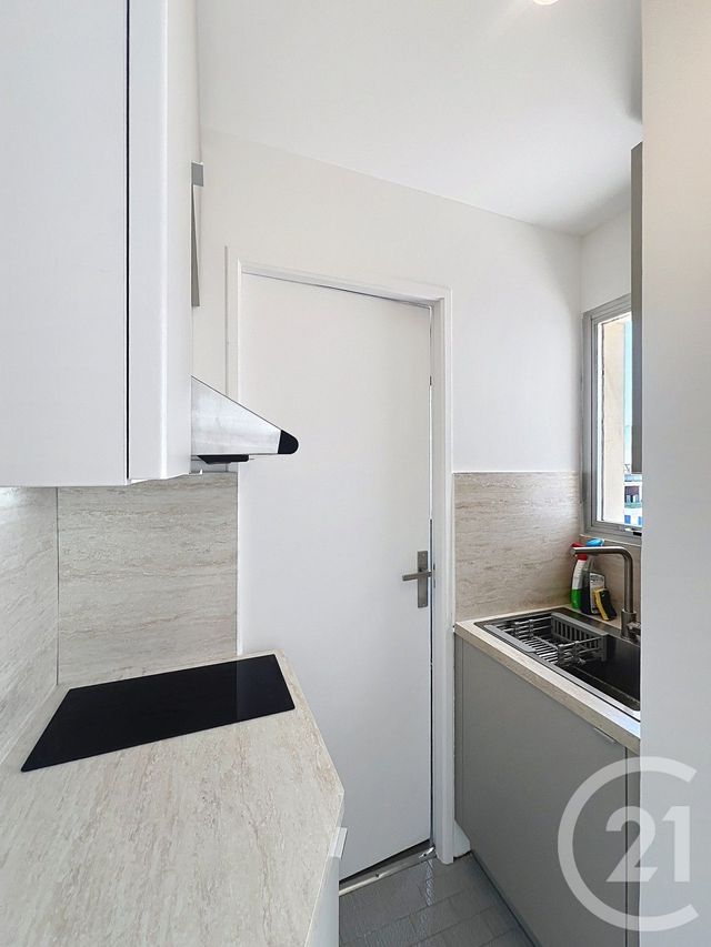 Appartement Studio &agrave; louer - 1 pi&egrave;ce - 21,42 m2 - Le Cannet - 06 - PROVENCE-ALPES-COTE-D-AZUR