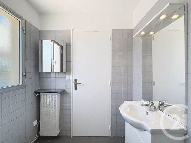 Appartement Studio &agrave; louer - 1 pi&egrave;ce - 21,42 m2 - Le Cannet - 06 - PROVENCE-ALPES-COTE-D-AZUR